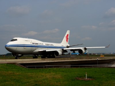 B-2460 Air China Cargo Boeing 747-4J6(BCF) - cn 24348 taxiing 14july2013 pic-006