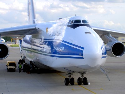 Antonov An-124-100 Ruslan