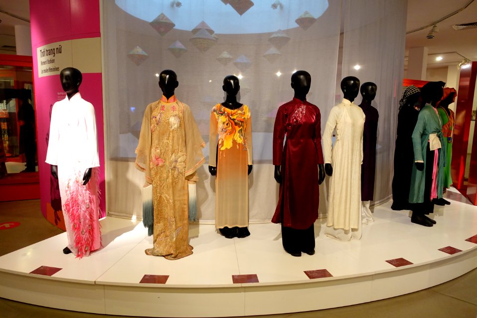 Ao dai collection - Vietnamese Women's Museum - Hanoi, Vietnam - DSC04141