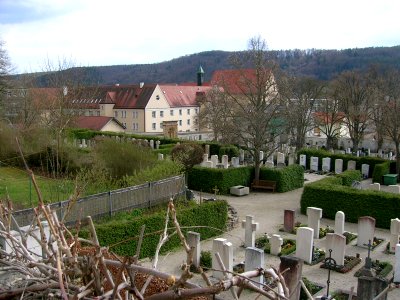 Antonistr Eichstätt -Blick über Ostenfriedhof auf Kapuzinerkloster