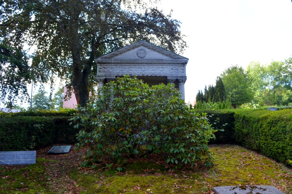 Bad Schwalbach, Friedhof, Grab Ernst Grebert (2)