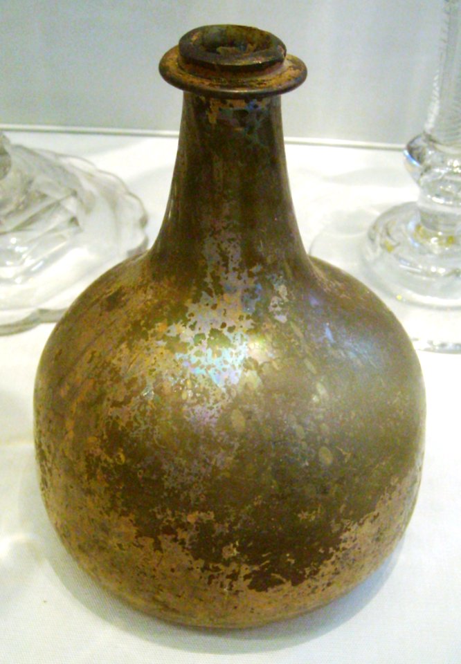 C17C18WineBottle