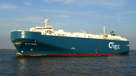 Car carrier Baltic Breeze in2016 (2)