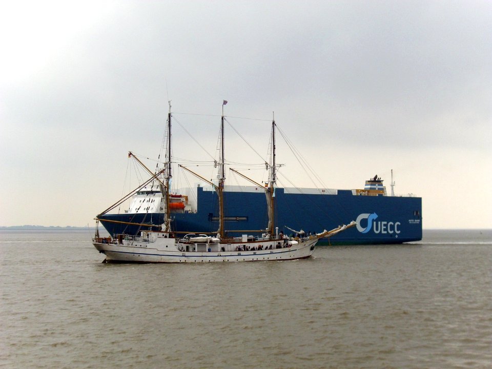 Car carrier and sailing ship