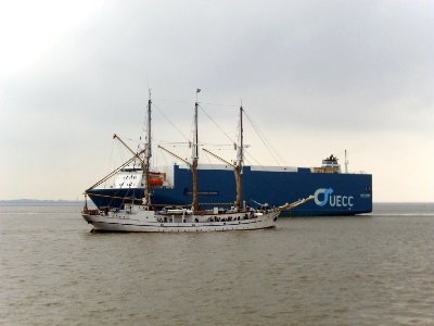 Car carrier and sailing ship