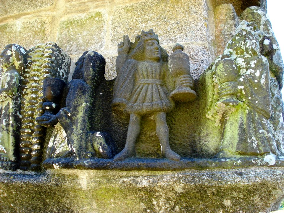 Calvaire de Tronoën, détail les 3 mages