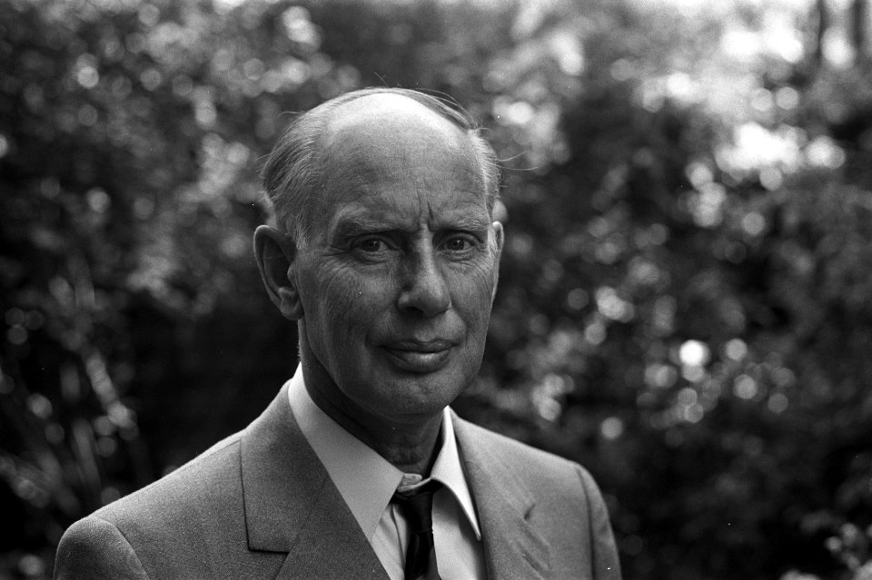 C. Evers , pasfoto, Bestanddeelnr 925-8422