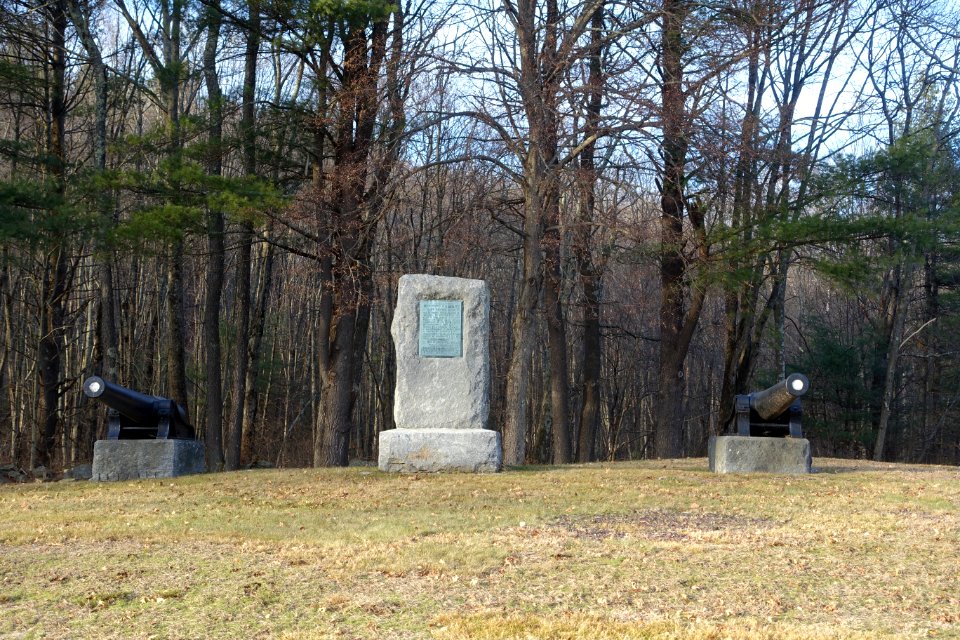 Capt. Edmond Bemis monument - Bemis Memorial Park - Spencer, Massachusetts - DSC08285