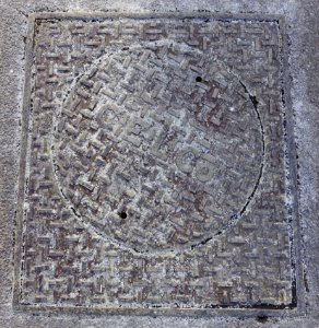 C.E.L. Co. - manhole cover - Cambridge, MA - DSC02557-001