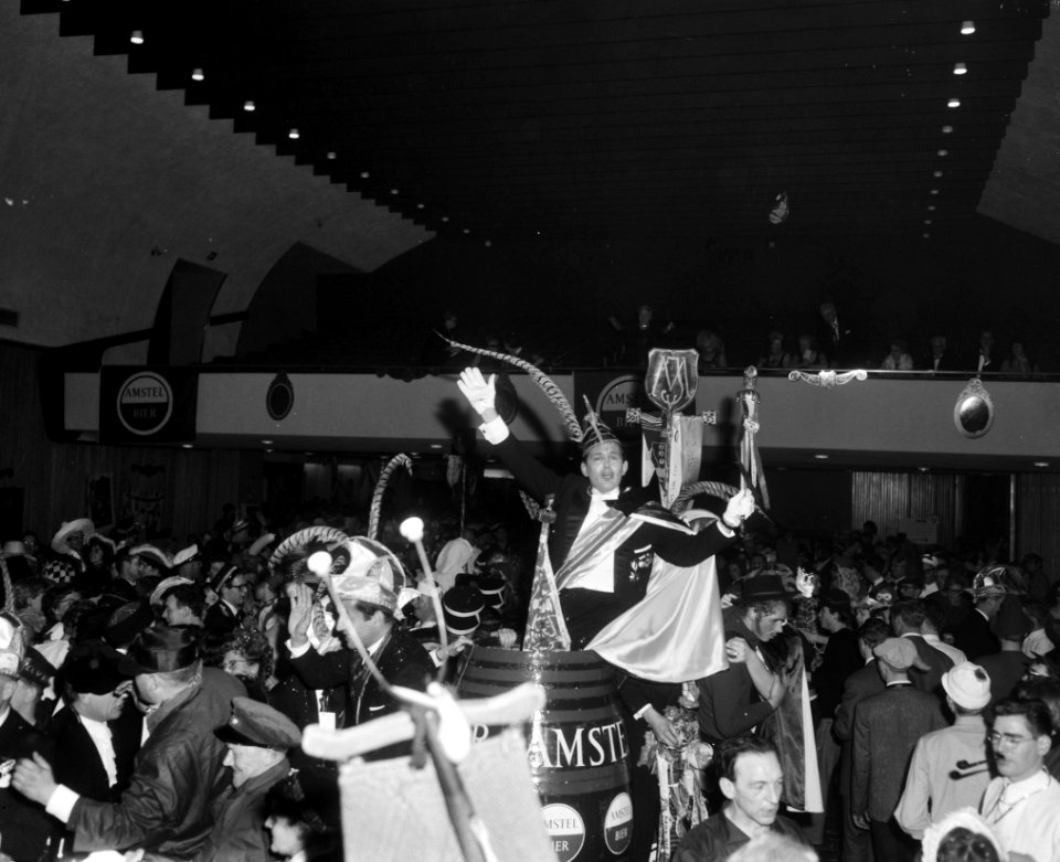 Carnaval in Krasnapolsky, intocht van Prins Carnaval Justianos , Prins Justianos, Bestanddeelnr 917-4788
