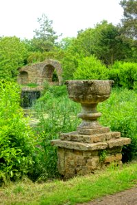 Cascade and artificial ruins, Stowe - Buckinghamshire, England - DSC06896