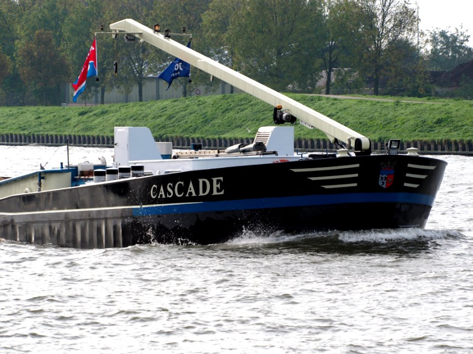 Cascade (ENI 02325258) at the Amsterdam-Rhine Canal, pic2