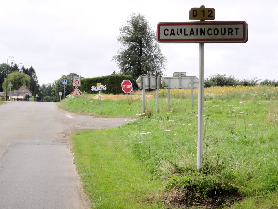 Caulaincourt (Aisne) city limit sign