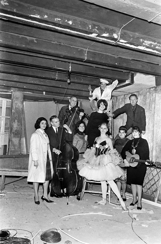 Cabaret de Kibboets (Israelisch) op Thorbeckeplein, het hele cabaret compleet me, Bestanddeelnr 917-6983