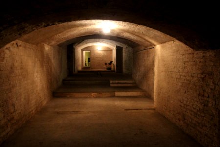 Bunker am Weinberg, Kassel, Stollen mit Stufen