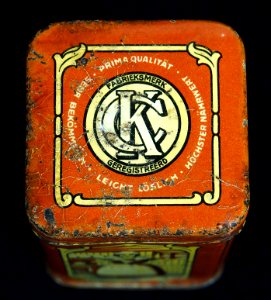 C Kamphuys Cacaopulver blikje, foto1