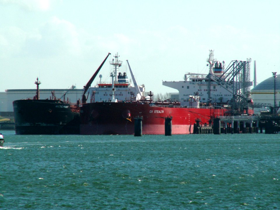C.V.STEALTH 9292993 at the '4e Petroleumhaven', Port of Rotterdam, Holland 01-Apr-2006