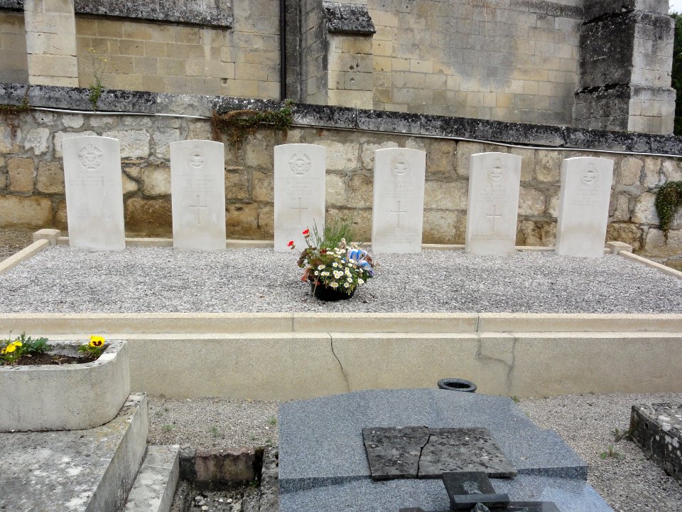 Cœuvres-et-Valsery (Aisne) tombes de guerre CWGC 1944