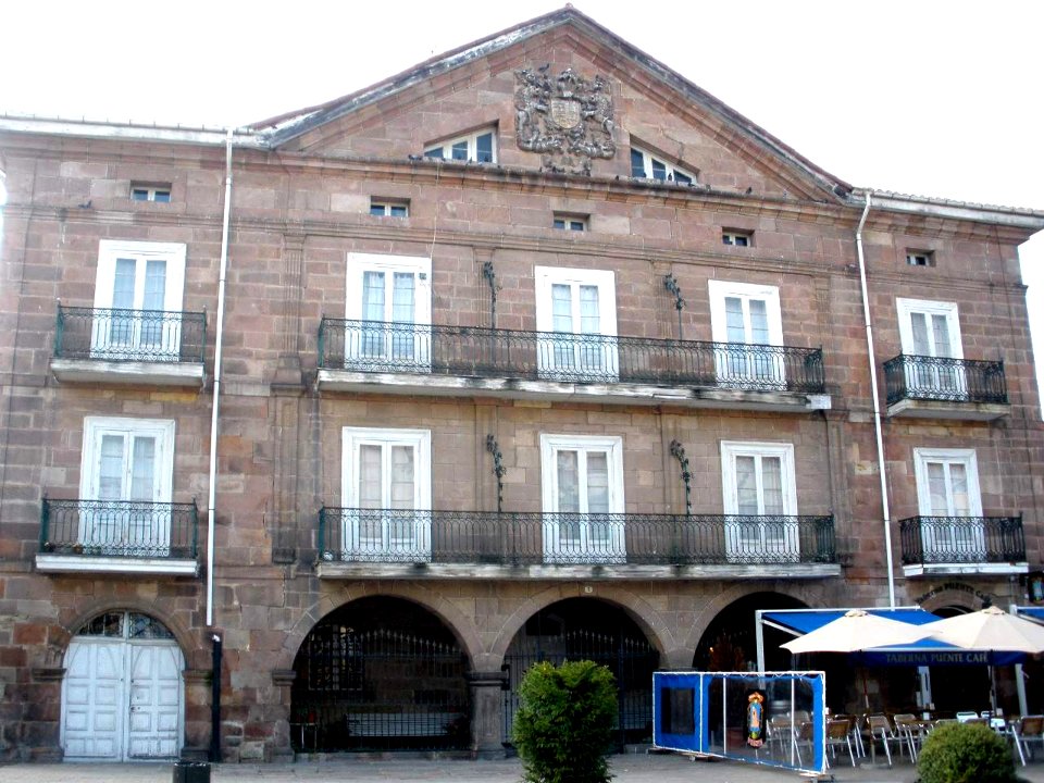Cabezón de la Sal (Cantabria) - Palacio de Bodega 1