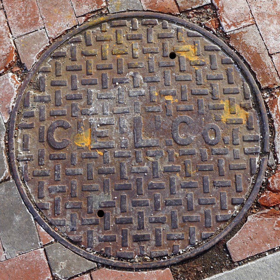C.E.L. Co. - manhole cover - Cambridge, MA - DSC02428