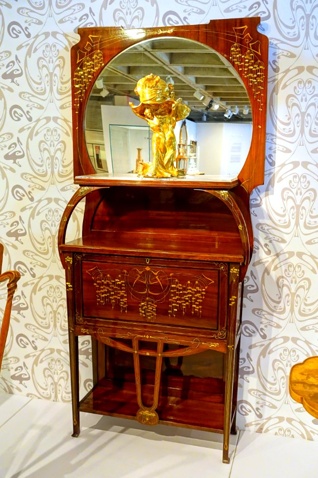 Cabinet by Carlo Zen, Italy, 1902, mahogany, mother-of-pearl, silver and brass inlay - Montreal Museum of Fine Arts - Montreal, Canada - DSC09287