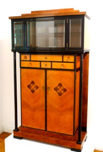 Cabinet, designed by Joseph Maria Olbrich, made by Julius Gluckert, Darmstadt, perlahorn, brass, glass, with mother-of-pearl inlays - Bröhan Museum, Berlin - DSC03982
