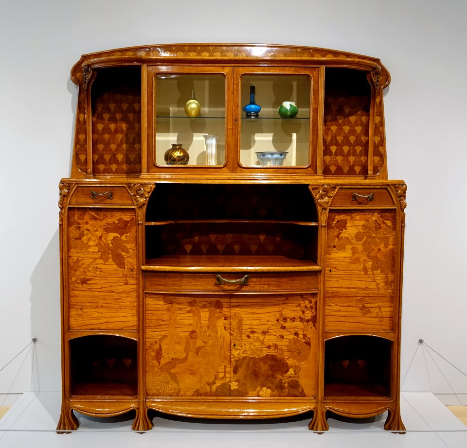 Cabinet by Louis Majorelle, c. 1900-1910, mahogany, oak, walnut, exotic hardwoods, bronze, with vases by Louis Comfort Tiffany, 1893-1920, favrile glass - Dallas Museum of Art - DSC05268