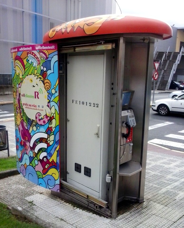 Cabina nodo de Cable R en Narón