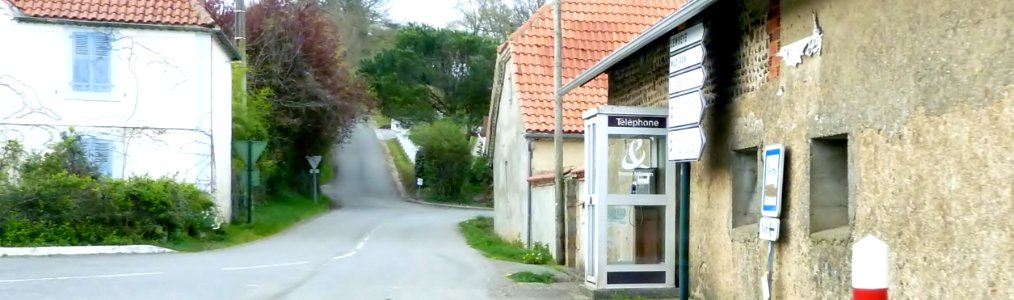Cabine téléphonique de Castetpugon