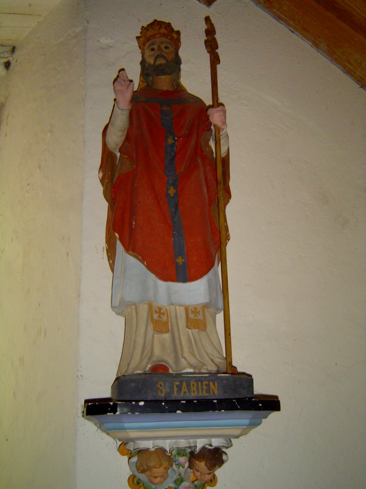 Cheylard-l'Évêque, statue St.Fabien