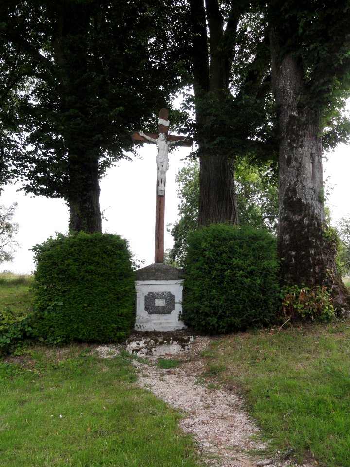 Chéry-lès-Rozoy (Aisne) croix de chemin
