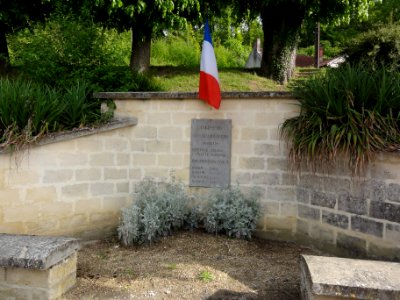 Chérêt (Aisne) monument aux morts