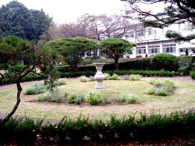 Chiba-Univ-ItalianGarden-2011110501