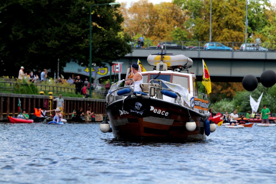 Coal and Boat demonstration 2020-08-29 155