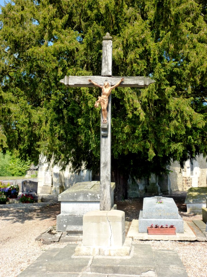 Collandres-Quincarnon (Eure, Fr) croix de cimetière de Quincarnon