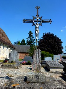 Collandres-Quincarnon (Eure, Fr) croix de cimetière à Collandres
