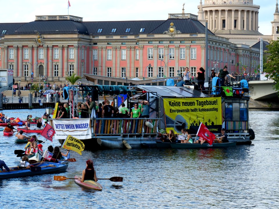 Coal and Boat demonstration 2019 145