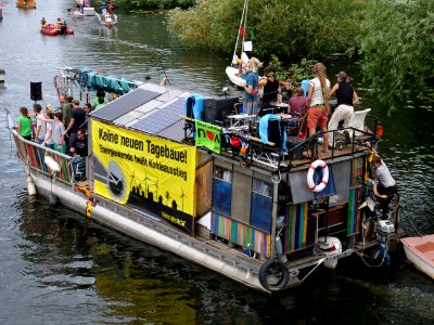Coal and Boat demonstration 2019 205