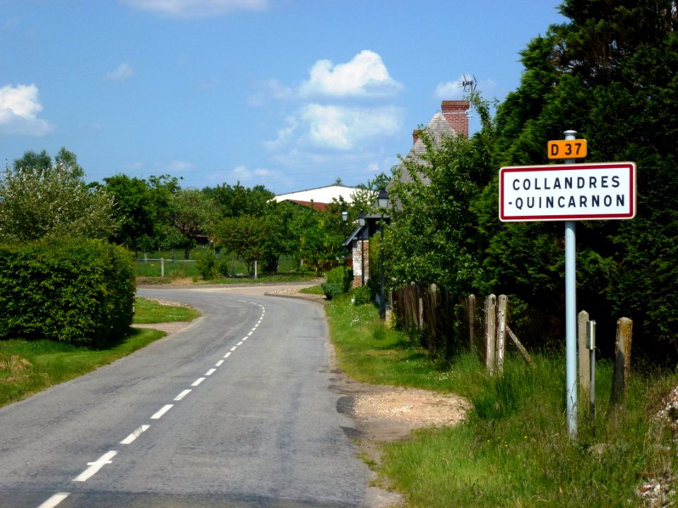 Collandres-Quincarnon (Eure, Fr) city limit sign Quincarnon