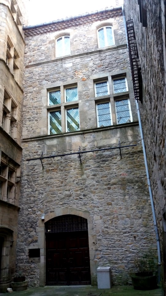 Château d'Aubenas - cour intérieure