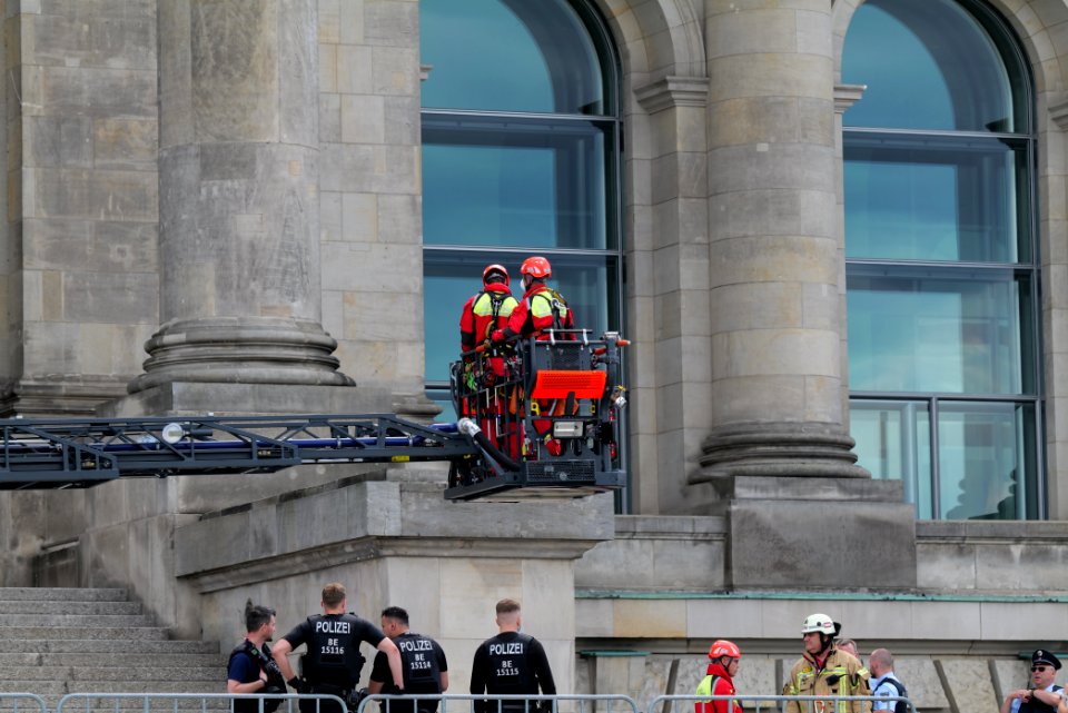 Coal law protest Greenpeace banner Reichstag Berlin 2020-07-03 65