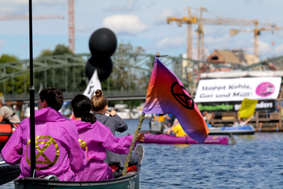 Coal and Boat demonstration 2020-08-29 79
