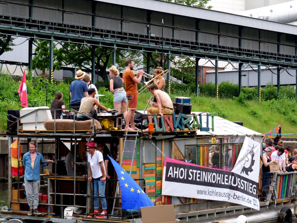 Coal and Boat Demonstration Berlin May 2018 11