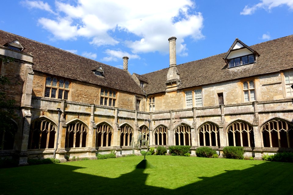 Cloisters - Lacock Abbey - Wiltshire, England - DSC00844