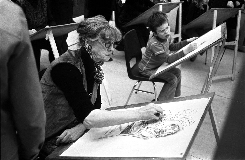 Creatieve 10-daagse in Vincent van Goghmuseum in Amsterdam modeltekenen voor jon, Bestanddeelnr 927-6733