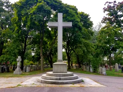 Cross - St. Paul Cemetery - Arlington, MA - 20200922 102836