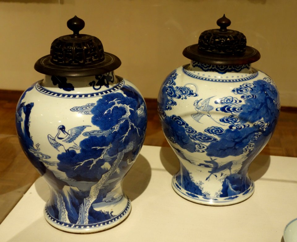 Chinese Pair of Baluster Jars, Kangxi Period, 1662-1722, porcelain, glaze, carved wood lids - Huntington Museum of Art - DSC05436