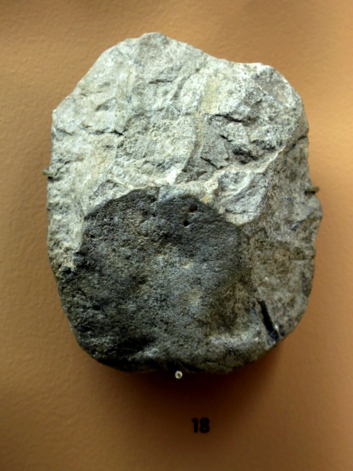 Chopper Paléolithique Inférieur Tautavel Archéologie Nationale 01042018