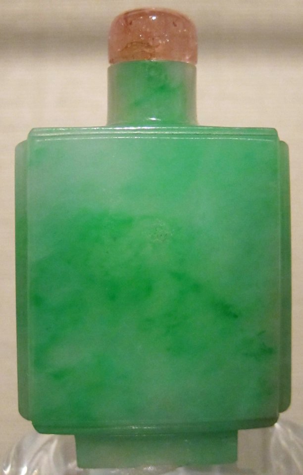 Chinese snuff bottle, Qing dynasty, c. 1780-1850, jadeite bottle with tourmaline stopper, Honolulu Museum of Art