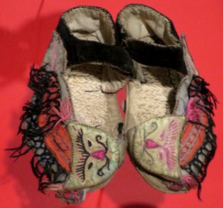 Child's shoes from China, Honolulu Museum of Art, 11406.1, 2